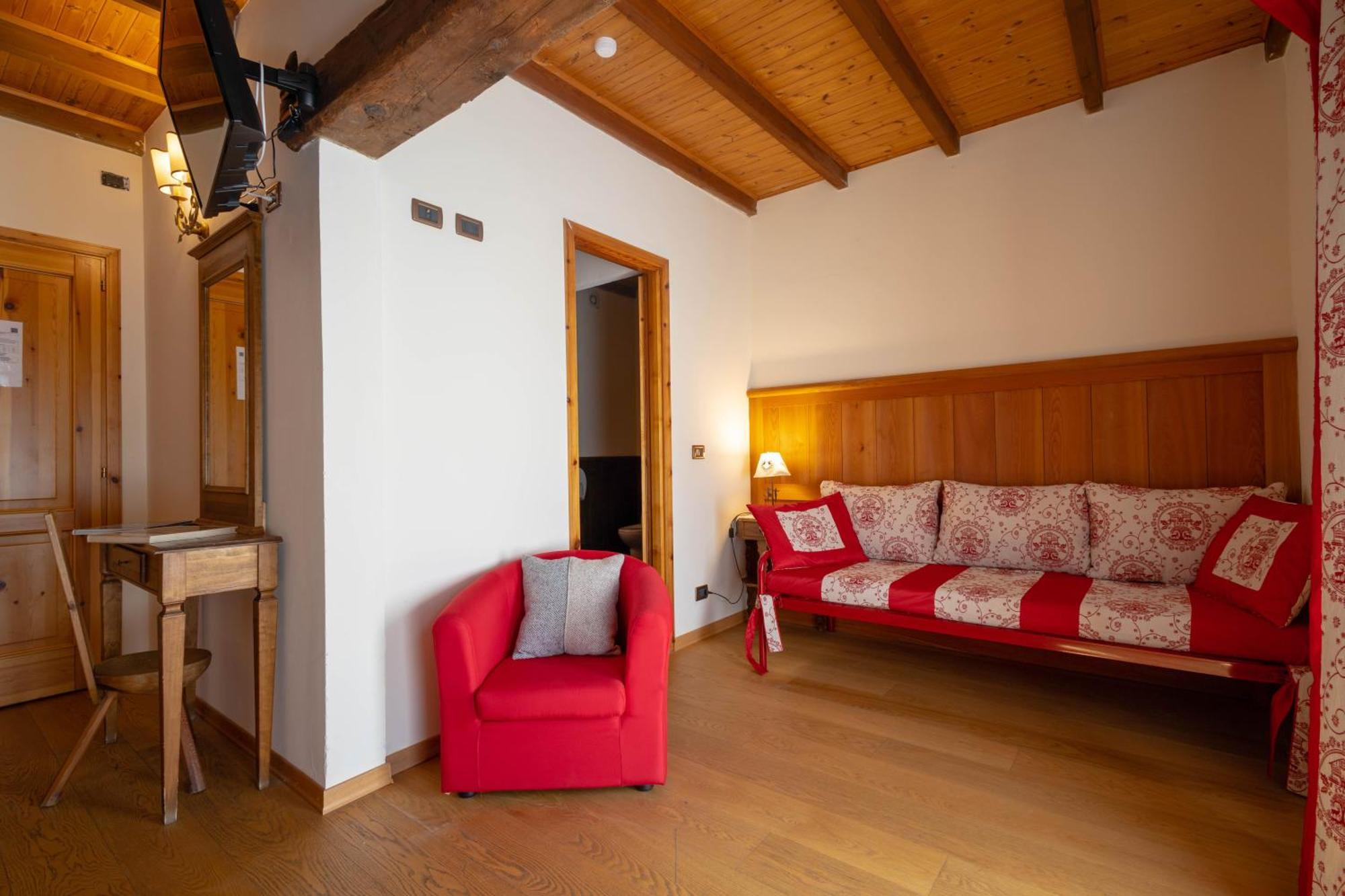 Alpine Forest Hotel Champoluc Exterior photo