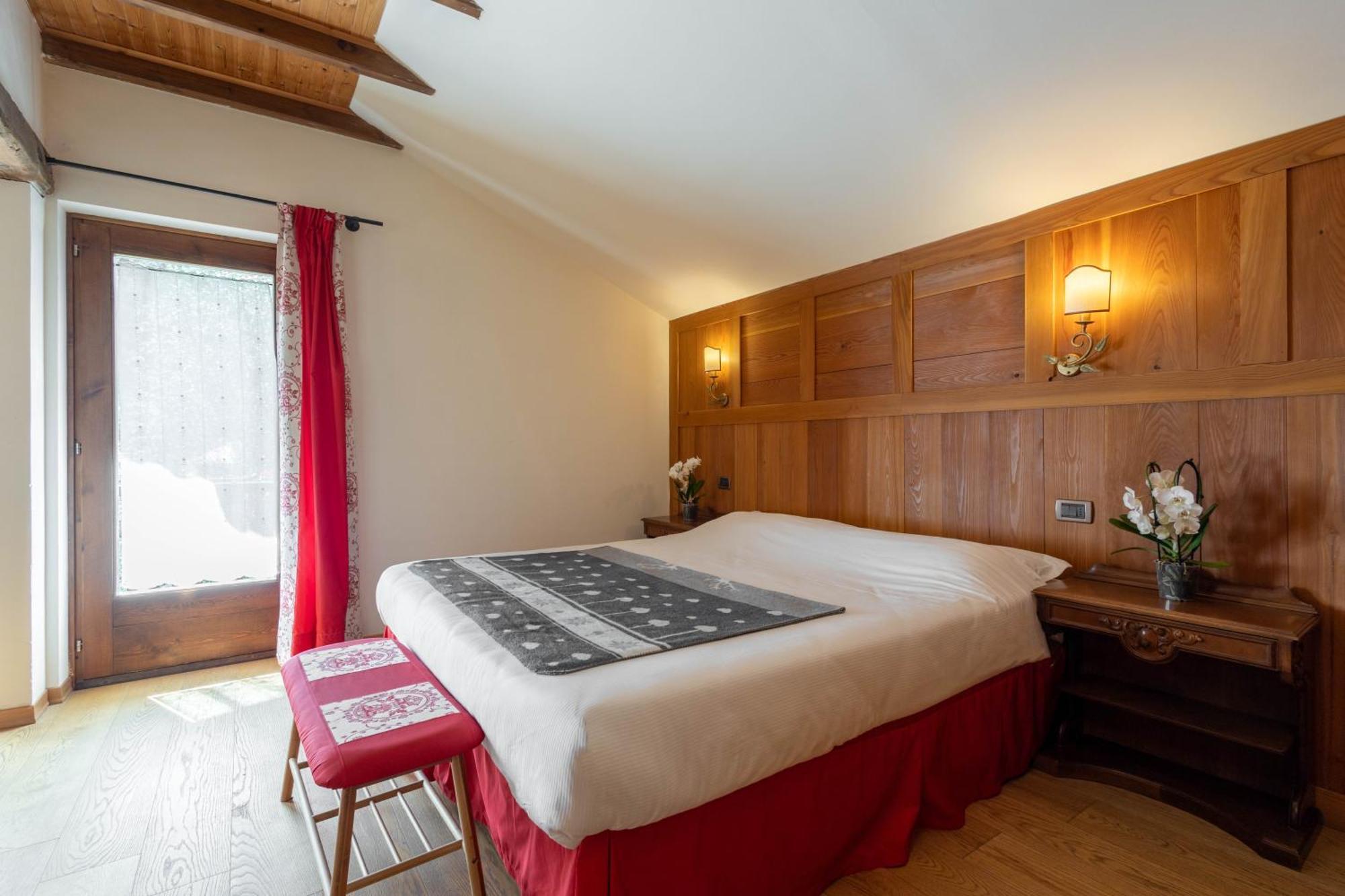 Alpine Forest Hotel Champoluc Exterior photo