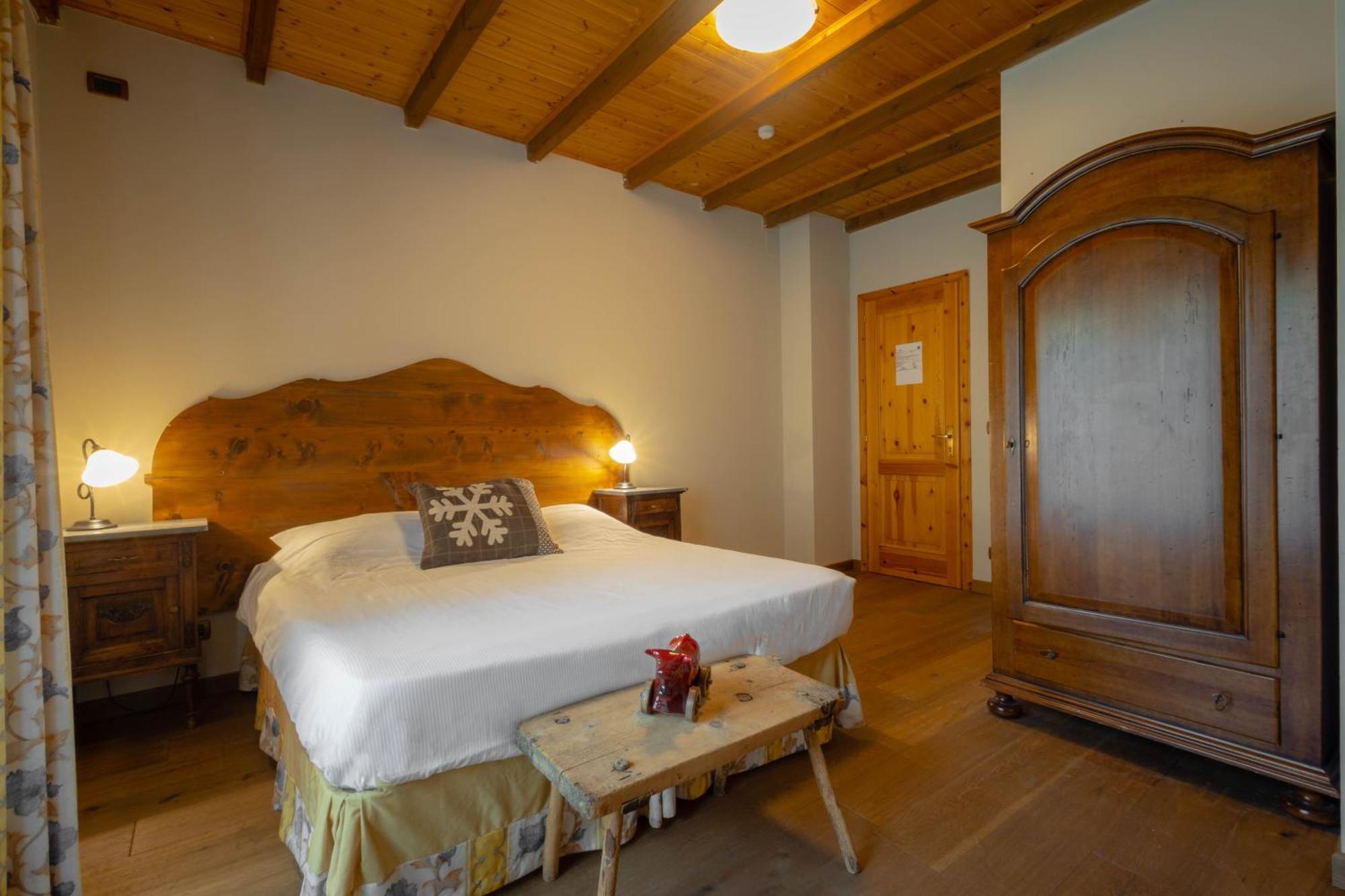Alpine Forest Hotel Champoluc Exterior photo