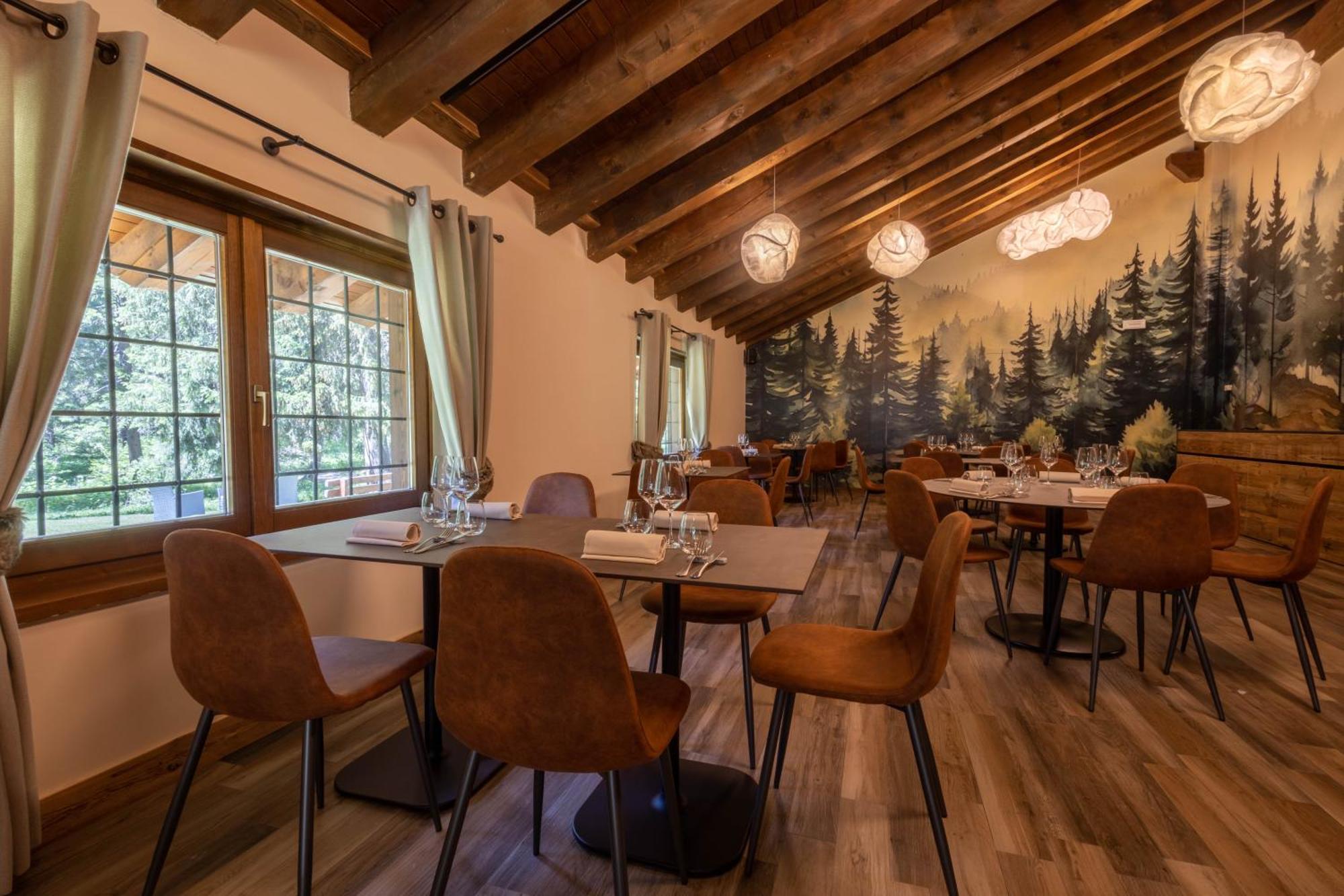 Alpine Forest Hotel Champoluc Exterior photo