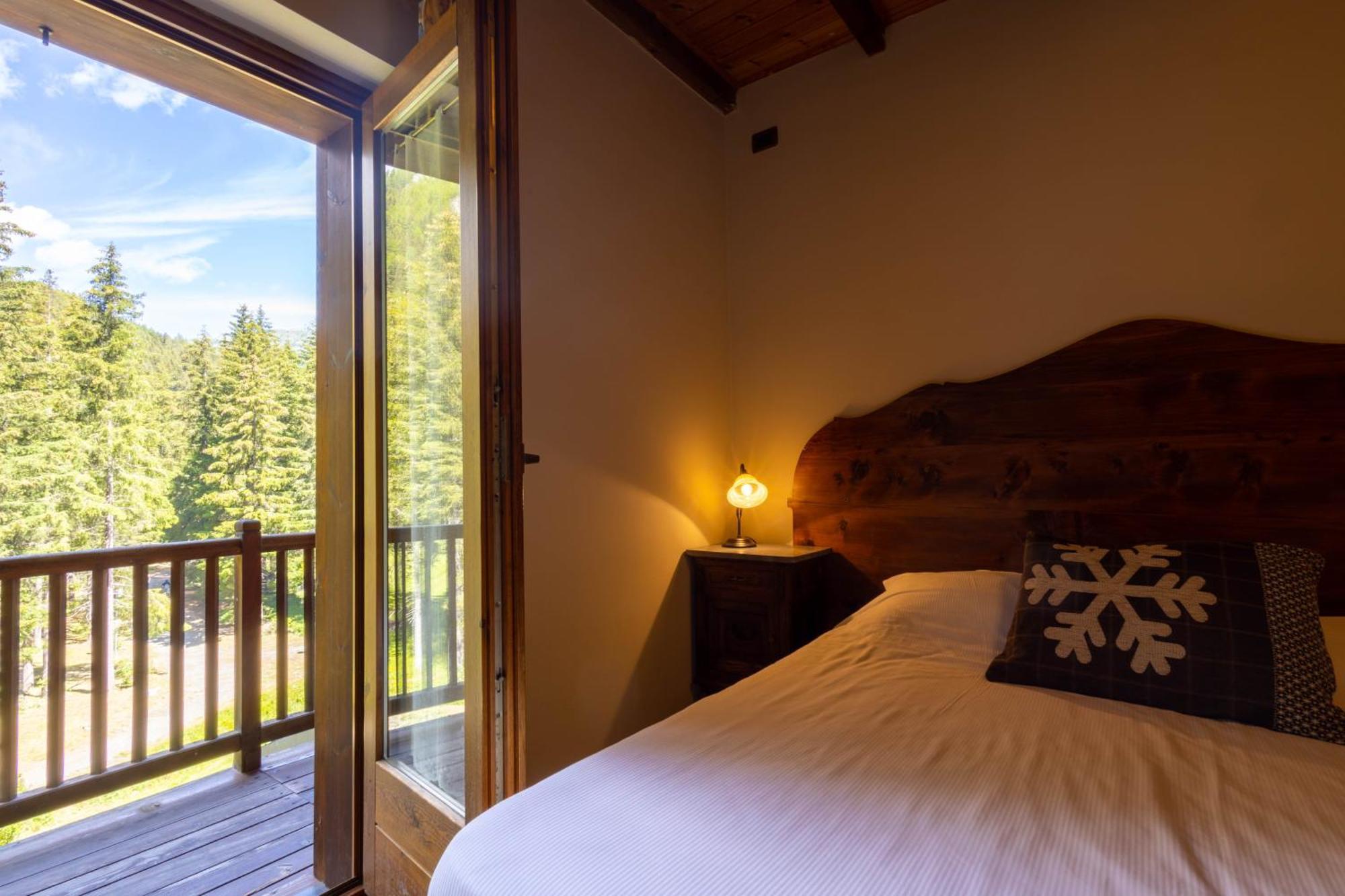 Alpine Forest Hotel Champoluc Exterior photo